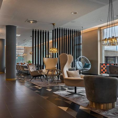 Holiday Inn - The Niu, Ridge Halle Central Station By Ihg מראה חיצוני תמונה