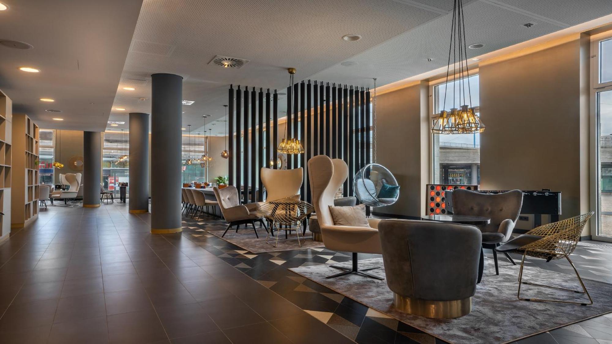 Holiday Inn - The Niu, Ridge Halle Central Station By Ihg מראה חיצוני תמונה