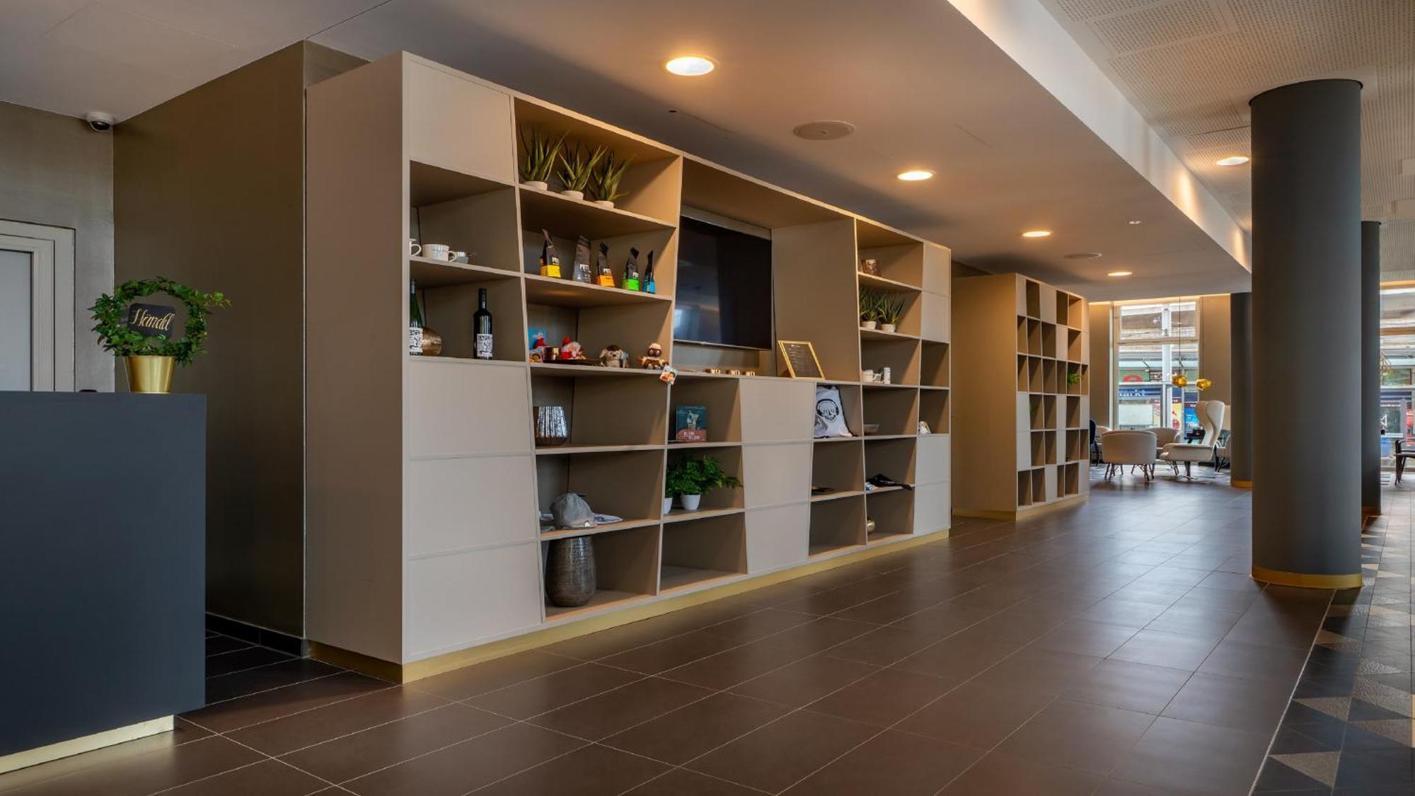 Holiday Inn - The Niu, Ridge Halle Central Station By Ihg מראה חיצוני תמונה