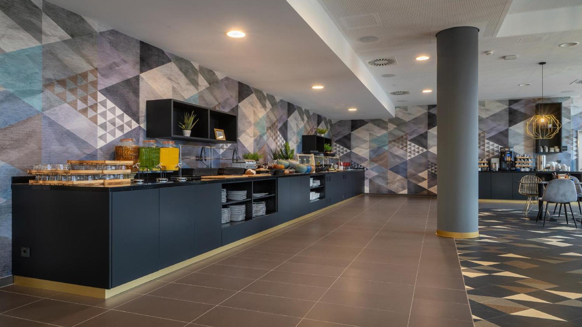 Holiday Inn - The Niu, Ridge Halle Central Station By Ihg מראה חיצוני תמונה