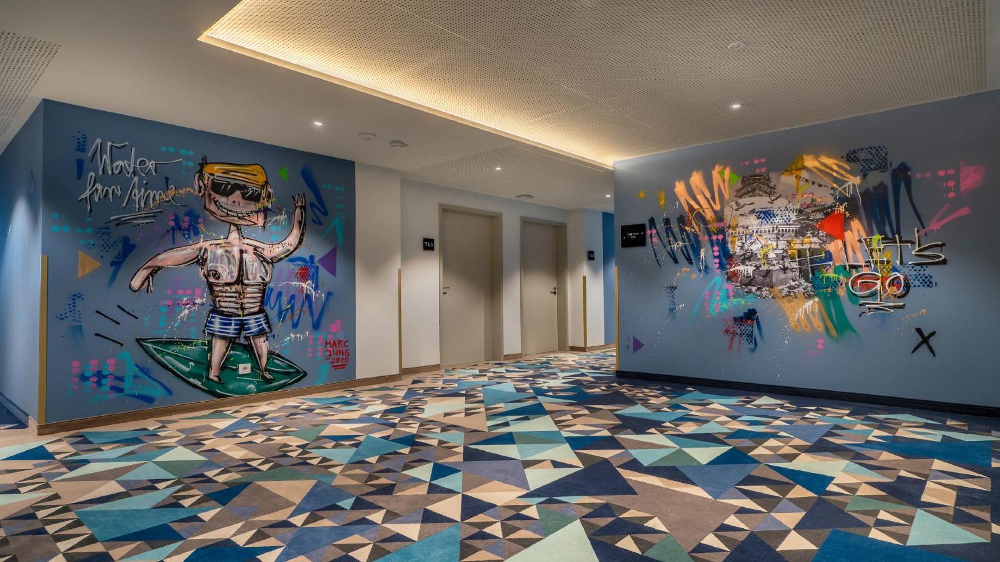 Holiday Inn - The Niu, Ridge Halle Central Station By Ihg מראה חיצוני תמונה