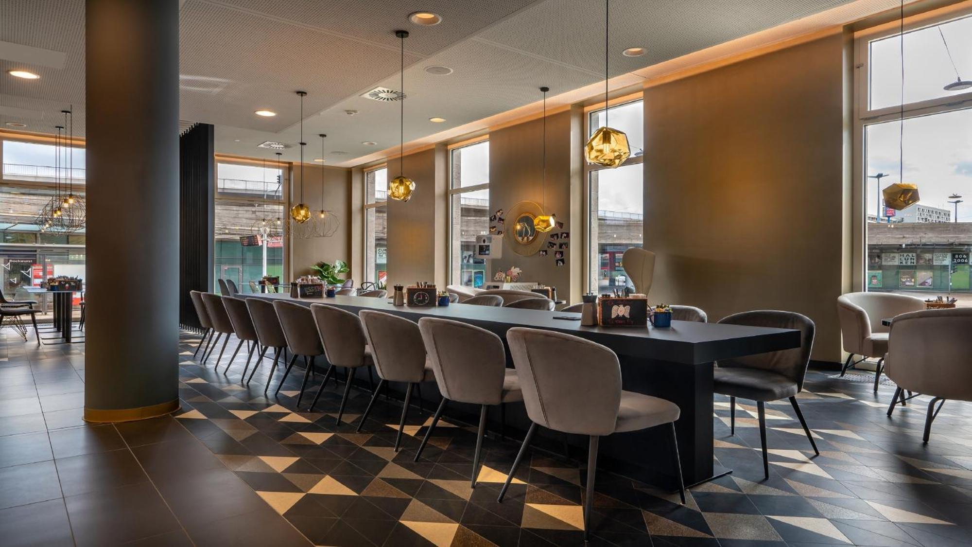 Holiday Inn - The Niu, Ridge Halle Central Station By Ihg מראה חיצוני תמונה