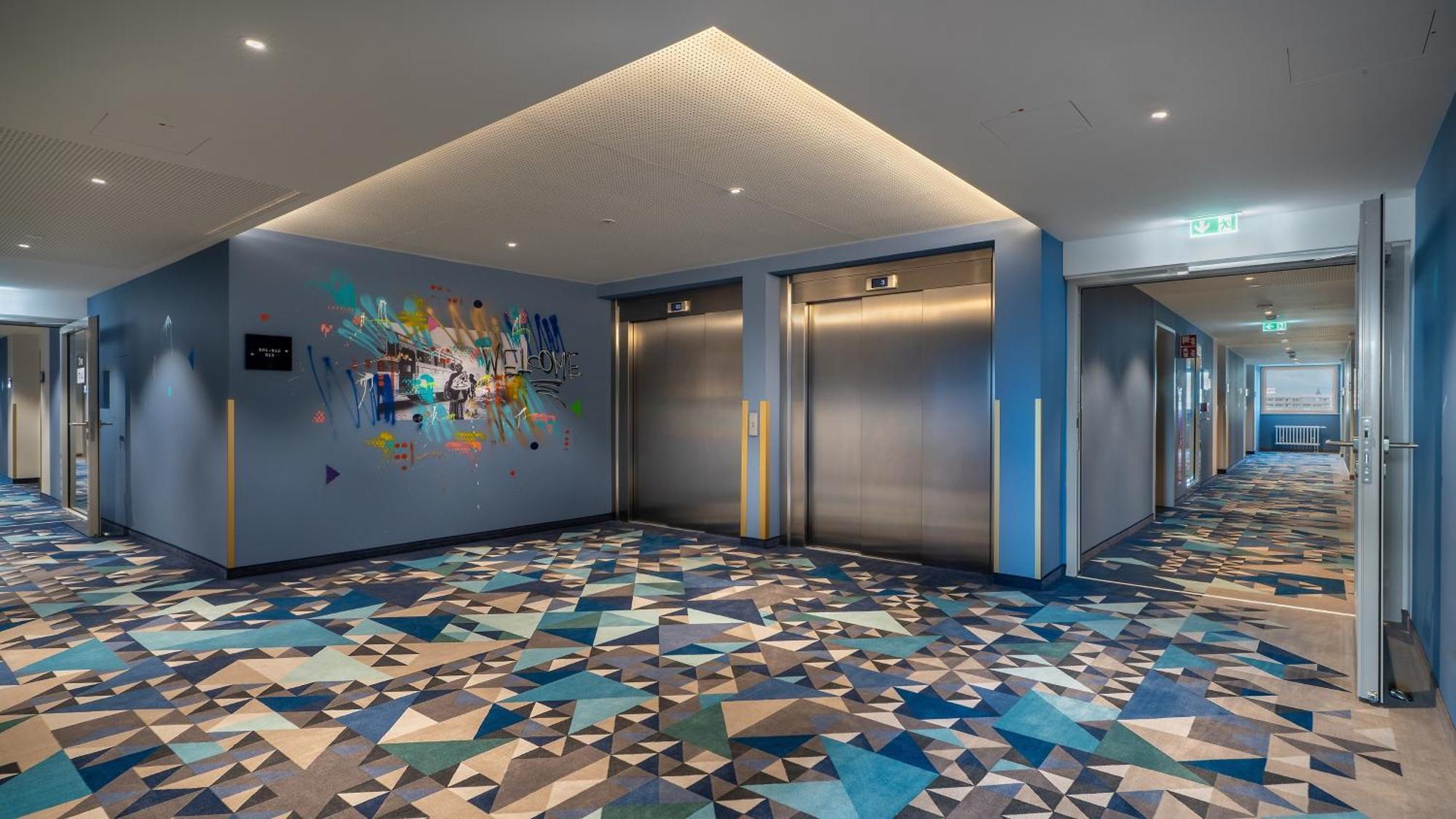 Holiday Inn - The Niu, Ridge Halle Central Station By Ihg מראה חיצוני תמונה