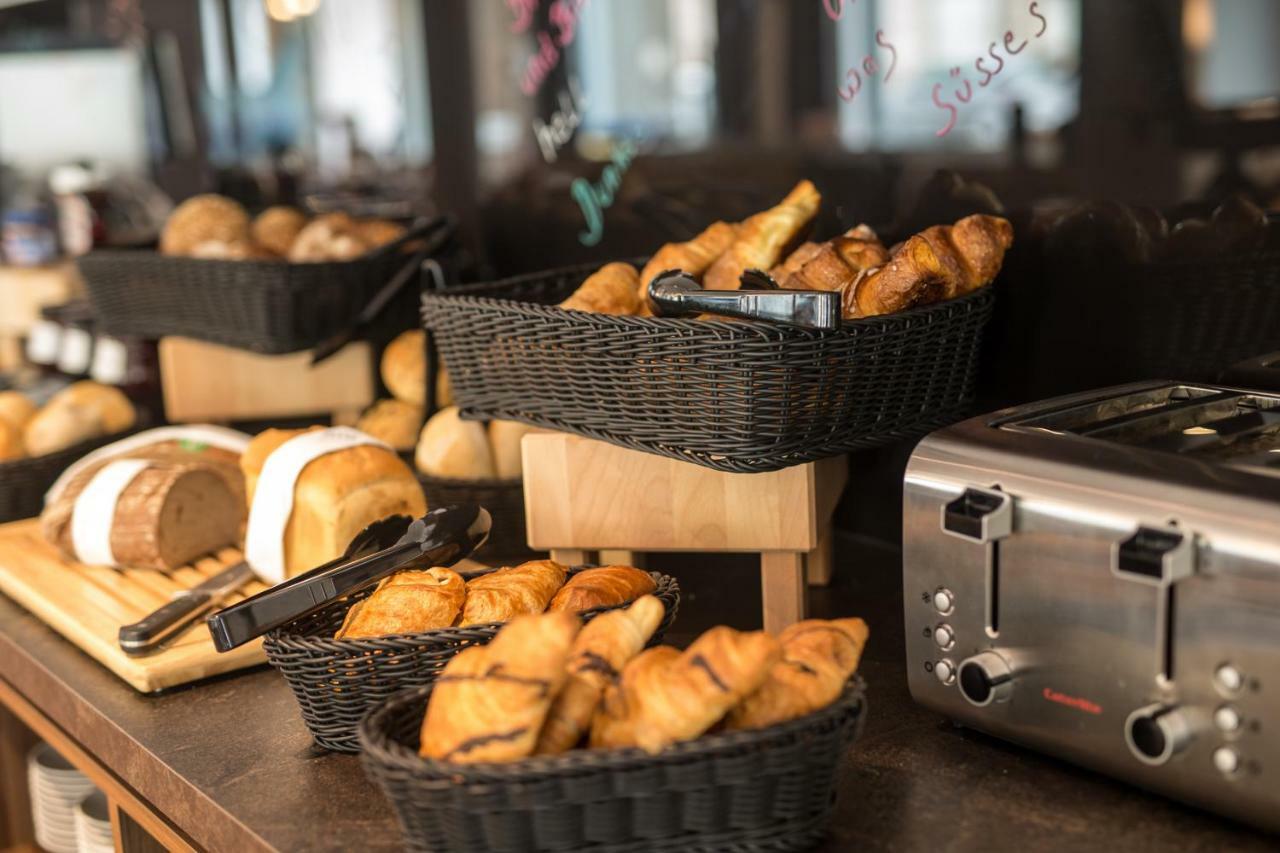 Holiday Inn - The Niu, Ridge Halle Central Station By Ihg מראה חיצוני תמונה